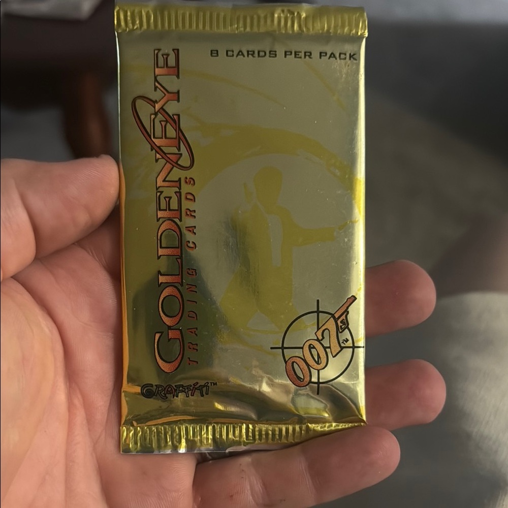 GoldenEye Trading Cards Pack - Gold 10 packs